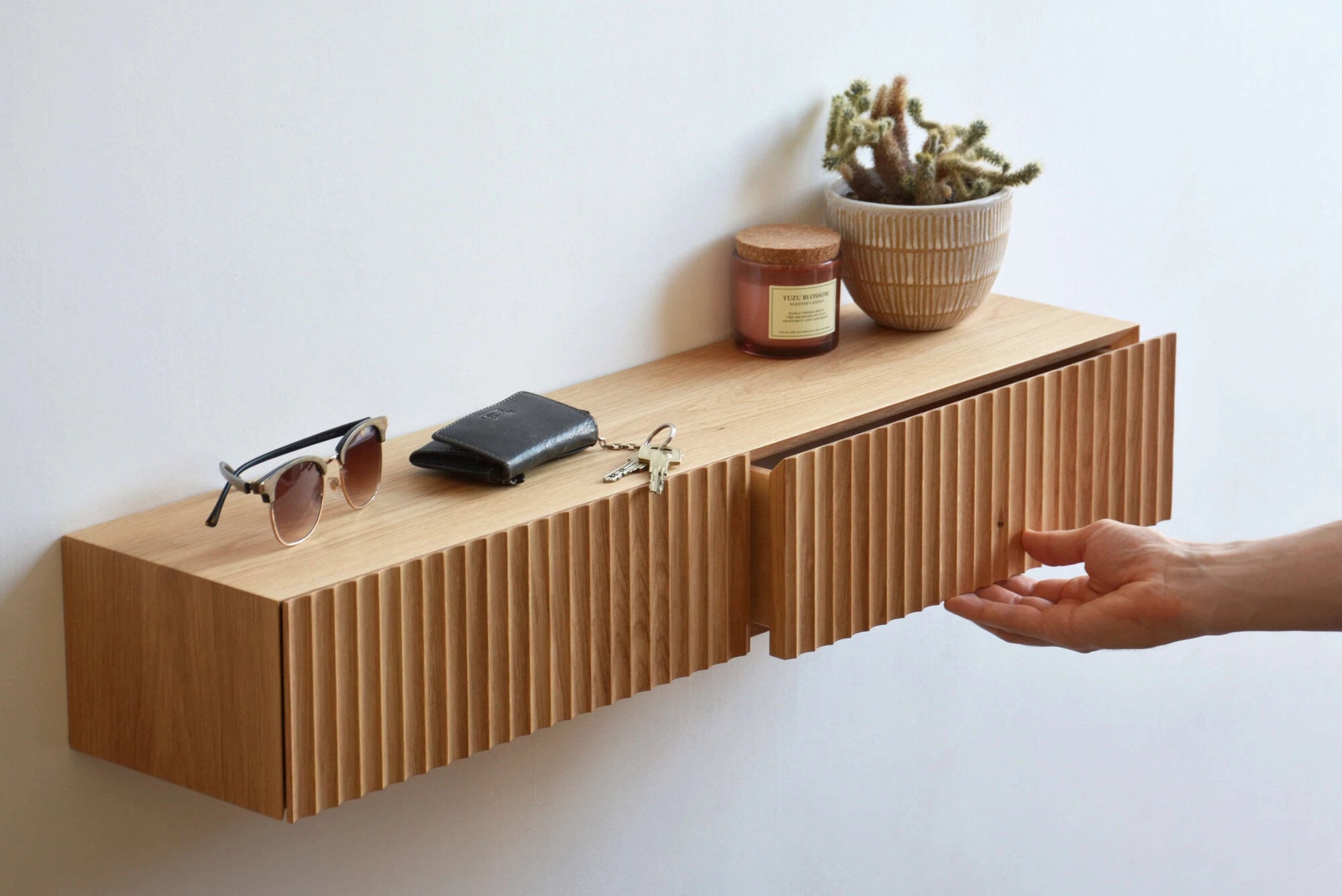 Flua Shelf FLUTED oak floating entryway shelf | mybettershelf